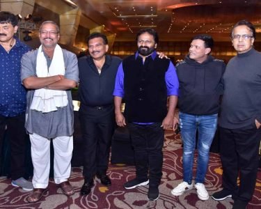 Chitah Yajnesh Shetty ने टाइम ग्रुप के प्रवीण शाह और सगुन वाघ के साथ हाथ मिलाया