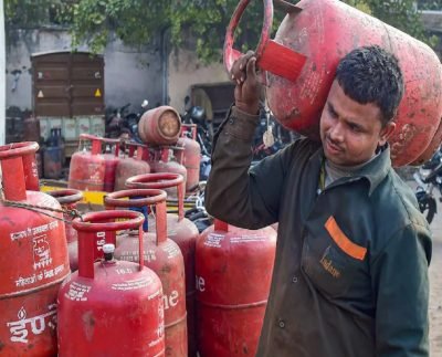 LPG Cylinder Price Hike: मंहगाई में एक और झटका,50 रुपये महंगी हुई LPG