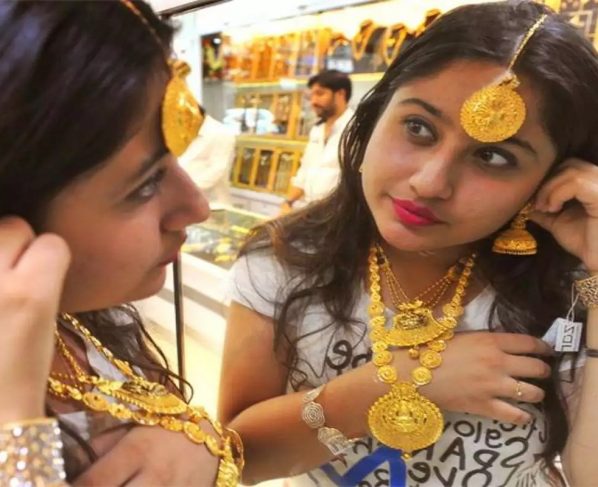 Gold Silver Price: अचानक चढ़ा गया सोने का भाव, चांदी की कीमतों में भी उछाल