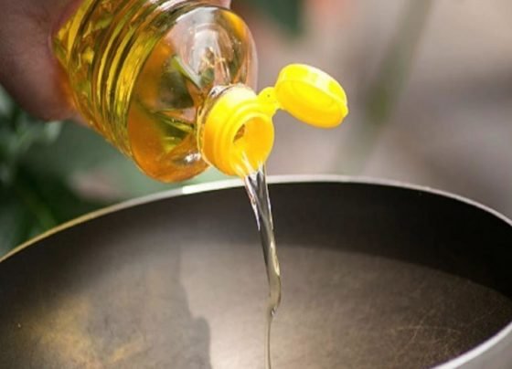 Edible Oil Price: खाने के तेल की कीमतों में भारी कमी