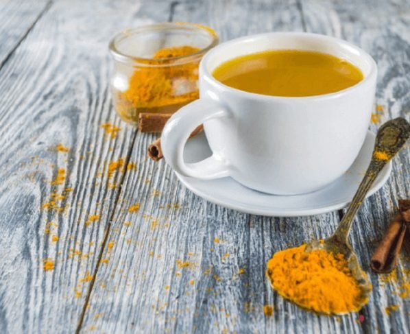 Turmeric Tea: हल्दी वाली चाय पीना स्वास्थ्य के लिए होता है बेहद फायदेमंद