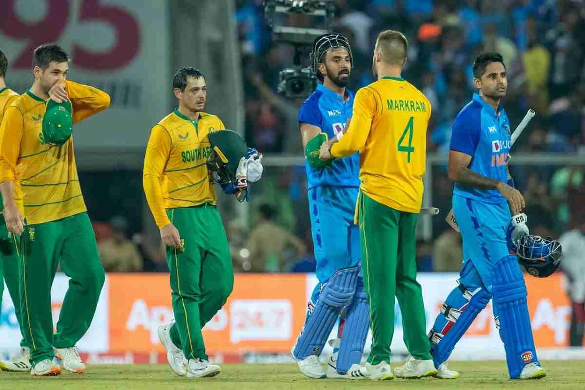 Ind vs SA 1st T20: भारत ने पहले टी20 में साउथ अफ्रीका को 8 विकेट से हराया, राहुल और सूर्या ने जड़ा शानदार अर्धशतक