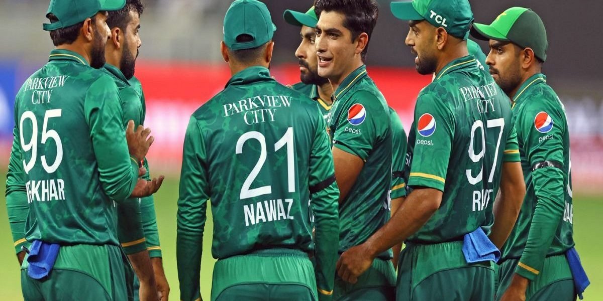 PAK vs HK: हांगकांग को हरा सुपर 4 में पहुंची पाकिस्तान