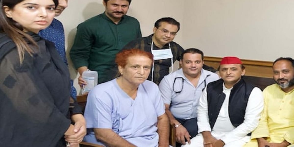 Azam Khan से मिलने दिल्ली पहुंचे Akhilesh Yadav