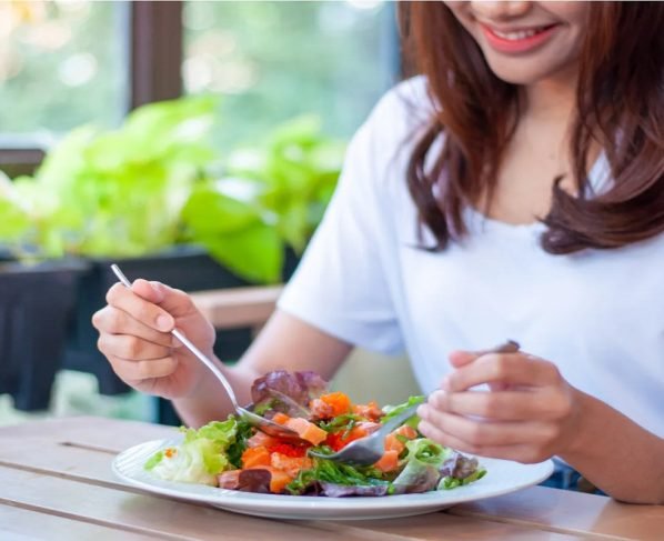 Eating Habits: क्या आप भी गलत तरीके से खाते में ये 5 फूड्स