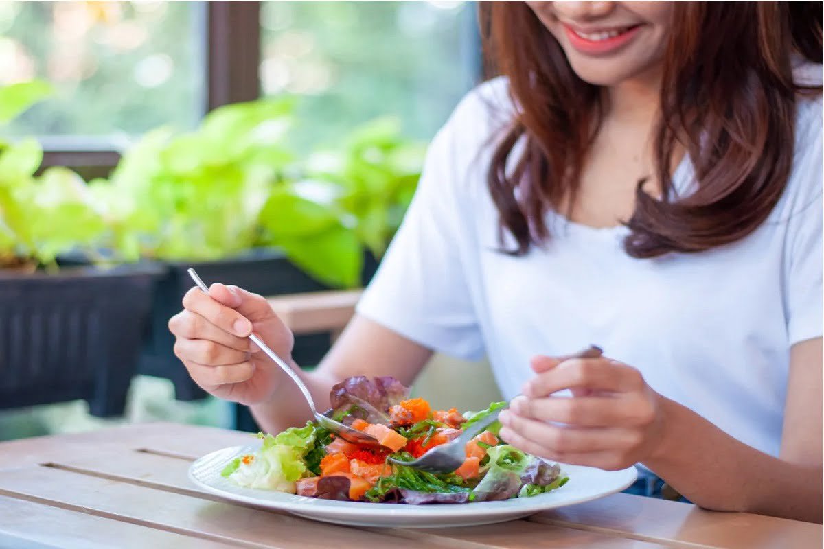Eating Habits: क्या आप भी गलत तरीके से खाते में ये 5 फूड्स, आपके स्वास्थ्य पर पड़ सकता है बुरा असर, जानें सही तरीका