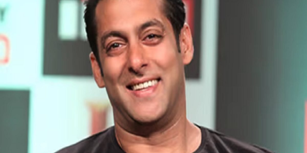 Salman Khan इस एक्ट्रेस की हर फोटों को जूम करके देखते हैं