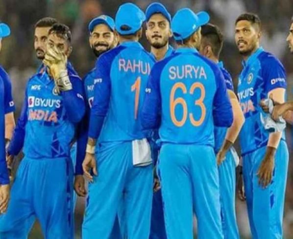 IND vs AUS: ऑस्ट्रेलिया के खिलाफ पहले टी20 में टीम इंडिया की करारी हार