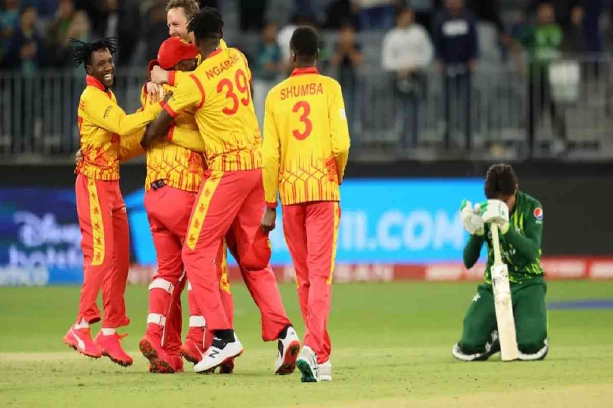 PAK vs ZIM : जिम्बाब्वे ने टूर्नामेंट में किया तिसरा सबसे बड़ा उलटफेर, शर्मनाक हार के बाद विश्व कप से बाहर होने के कगार पर पाकिस्तान
