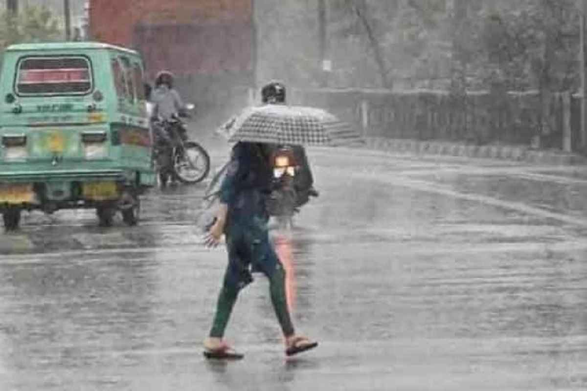 Weather Report in Today: देश के कई हिस्सो में भारी बारिश का अनुमान,  मुंबई में येलो अलर्ट जारी