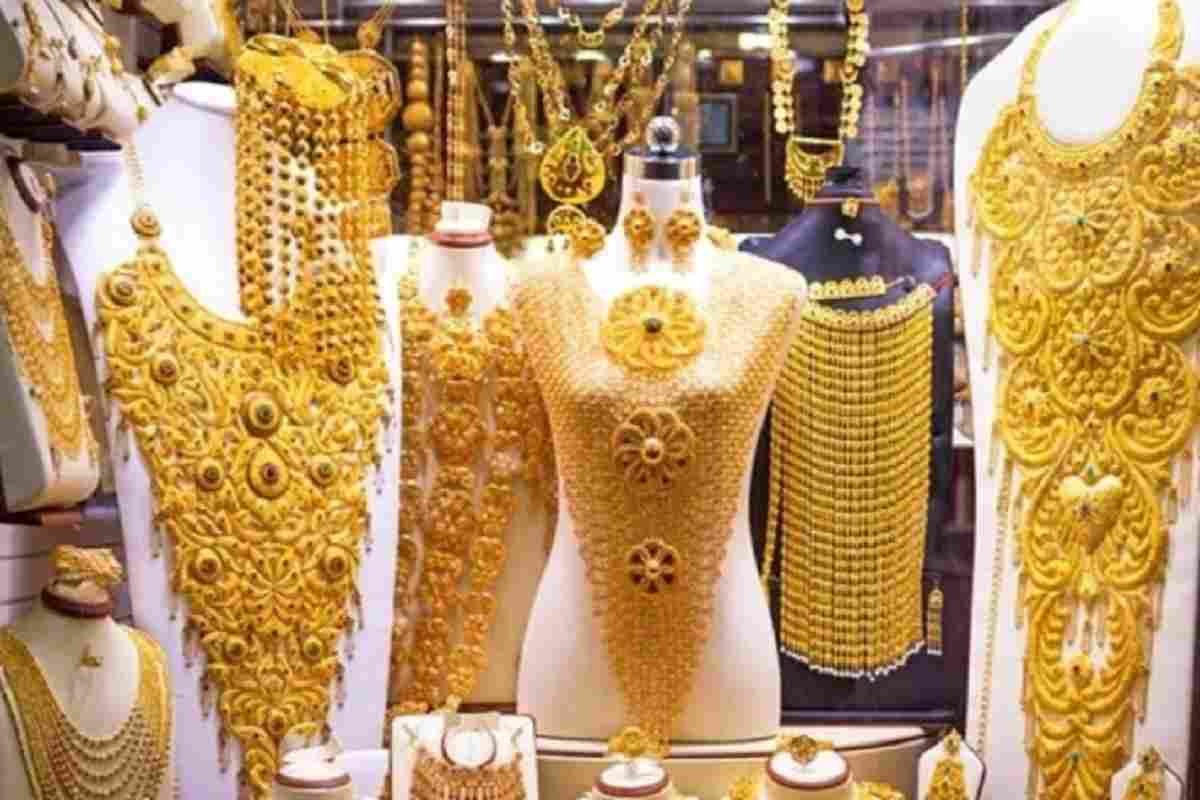 Today Gold Silver Price: सोने और चांदी के दामों में आई भारी गिरावट, मात्र इतने रुपये में मिल रहा है 1 तोला खरा सोना