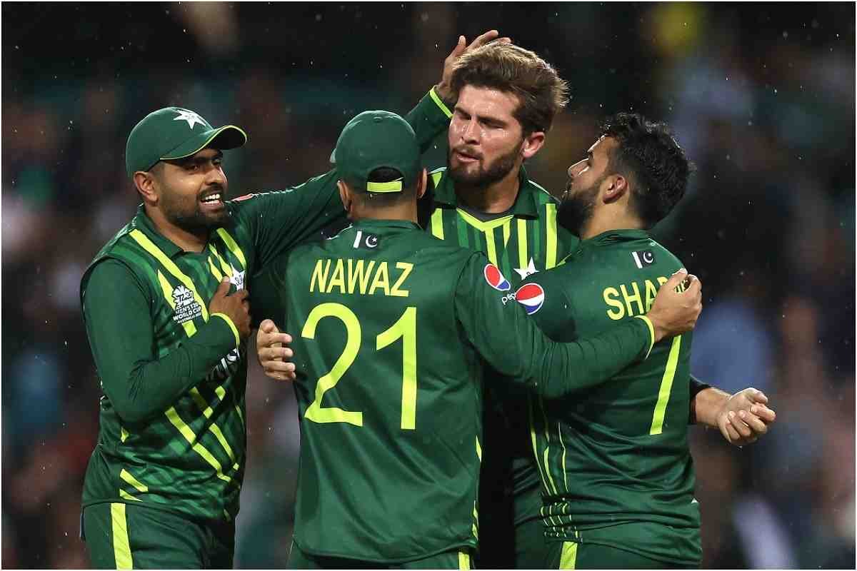 PAK vs NZ : न्यूजीलैंड को हराकर पाकिस्तान ने कटाया फाइनल का टिकट, कप्तान बाबर आजम ने अर्धशतक जमाकर की फॉर्म में वापसी