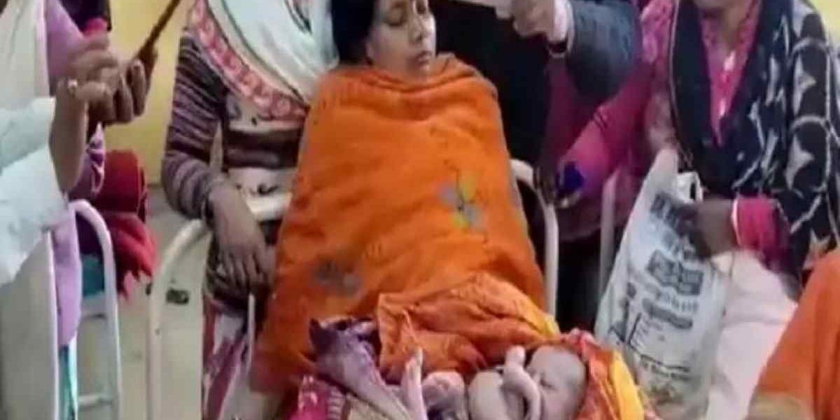 woman gave birth 4 Legged Baby Girl in madhya pradesh